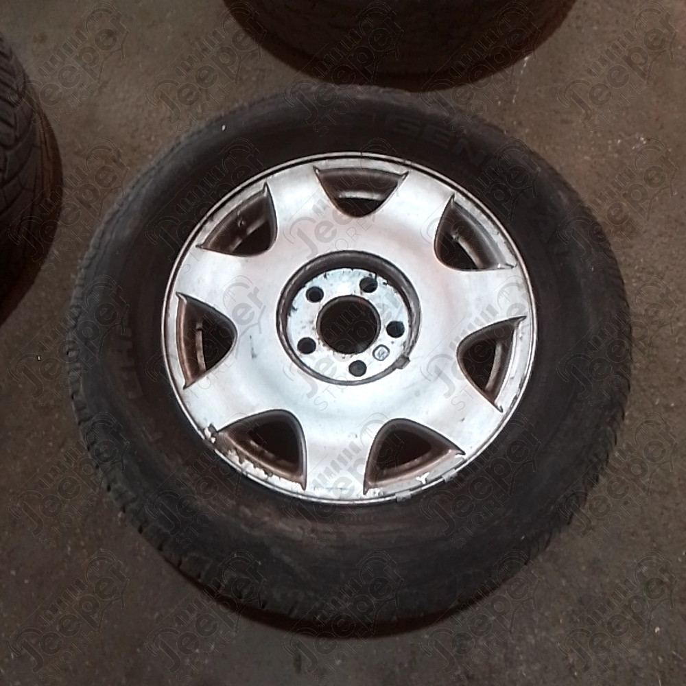 Occasion : Lot de 4 roues (jante d'origine) + 2 pneus VREDESTEIN et 2 pneus GENERAL en 235/60ZR16 pour Cadillac Seville STS 4.6L V8 - 32 soupapes - 4 portes - Boite automatique 4 rapports