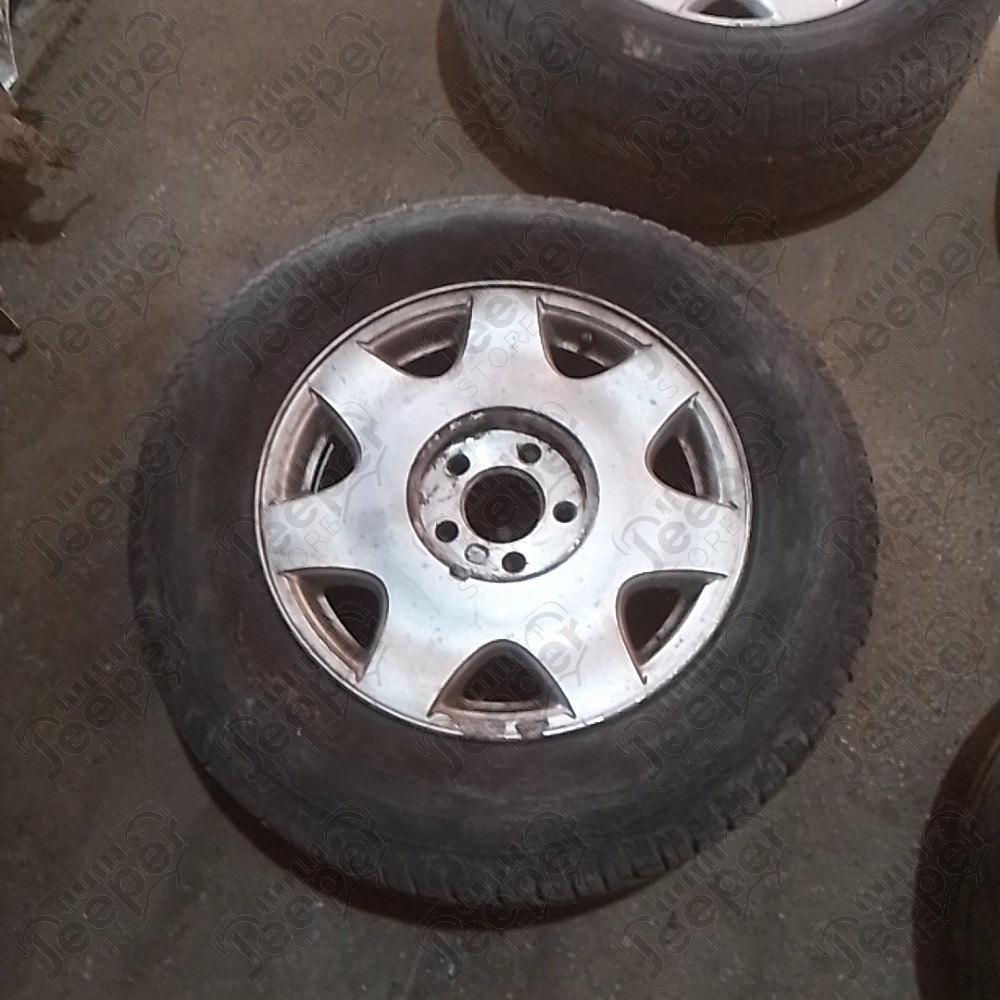 Occasion : Lot de 4 roues (jante d'origine) + 2 pneus VREDESTEIN et 2 pneus GENERAL en 235/60ZR16 pour Cadillac Seville STS 4.6L V8 - 32 soupapes - 4 portes - Boite automatique 4 rapports
