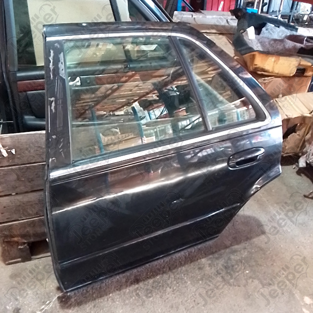 Occasion : Porte arrière gauche noire pour Cadillac Seville STS 4.6L V8 - 32 soupapes - 4 portes - Boite automatique 4 rapports