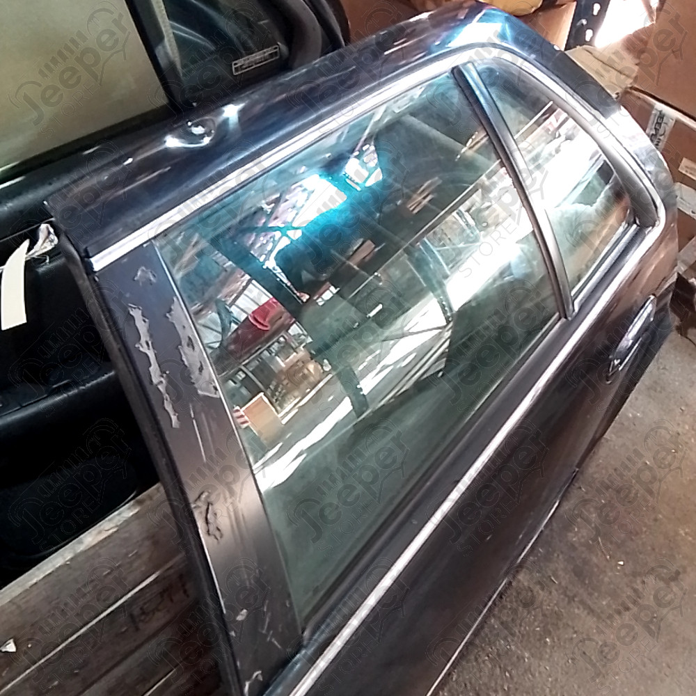 Occasion : Porte arrière gauche noire pour Cadillac Seville STS 4.6L V8 - 32 soupapes - 4 portes - Boite automatique 4 rapports