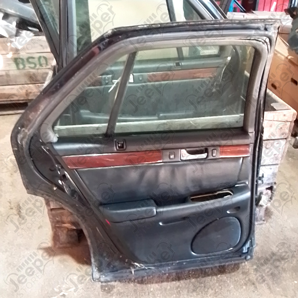 Occasion : Porte arrière gauche noire pour Cadillac Seville STS 4.6L V8 - 32 soupapes - 4 portes - Boite automatique 4 rapports