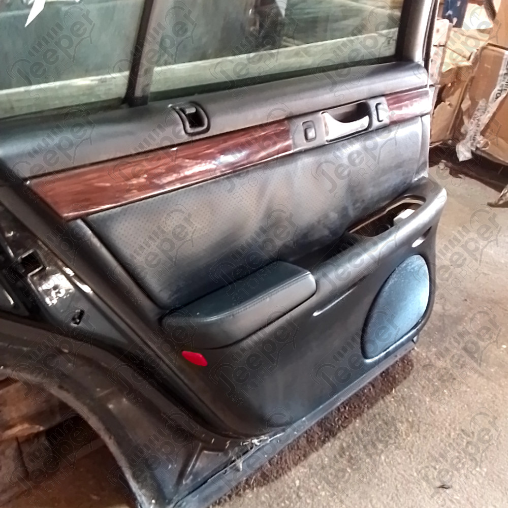 Occasion : Porte arrière gauche noire pour Cadillac Seville STS 4.6L V8 - 32 soupapes - 4 portes - Boite automatique 4 rapports