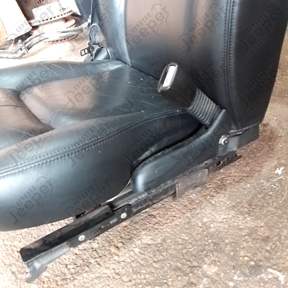 Occasion : Siège avant droit en cuir noir réglable électriquement pour Cadillac Seville STS 4.6L V8 - 32 soupapes - 4 portes - Boite automatique 4 rapports
