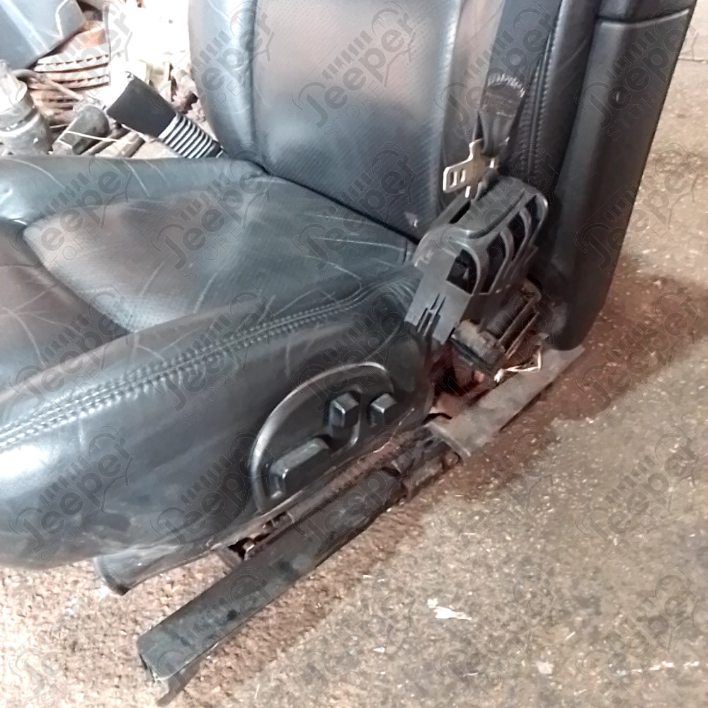 Occasion : Siège avant gauche en cuir noir réglable électriquement pour Cadillac Seville STS 4.6L V8 - 32 soupapes - 4 portes - Boite automatique 4 rapports