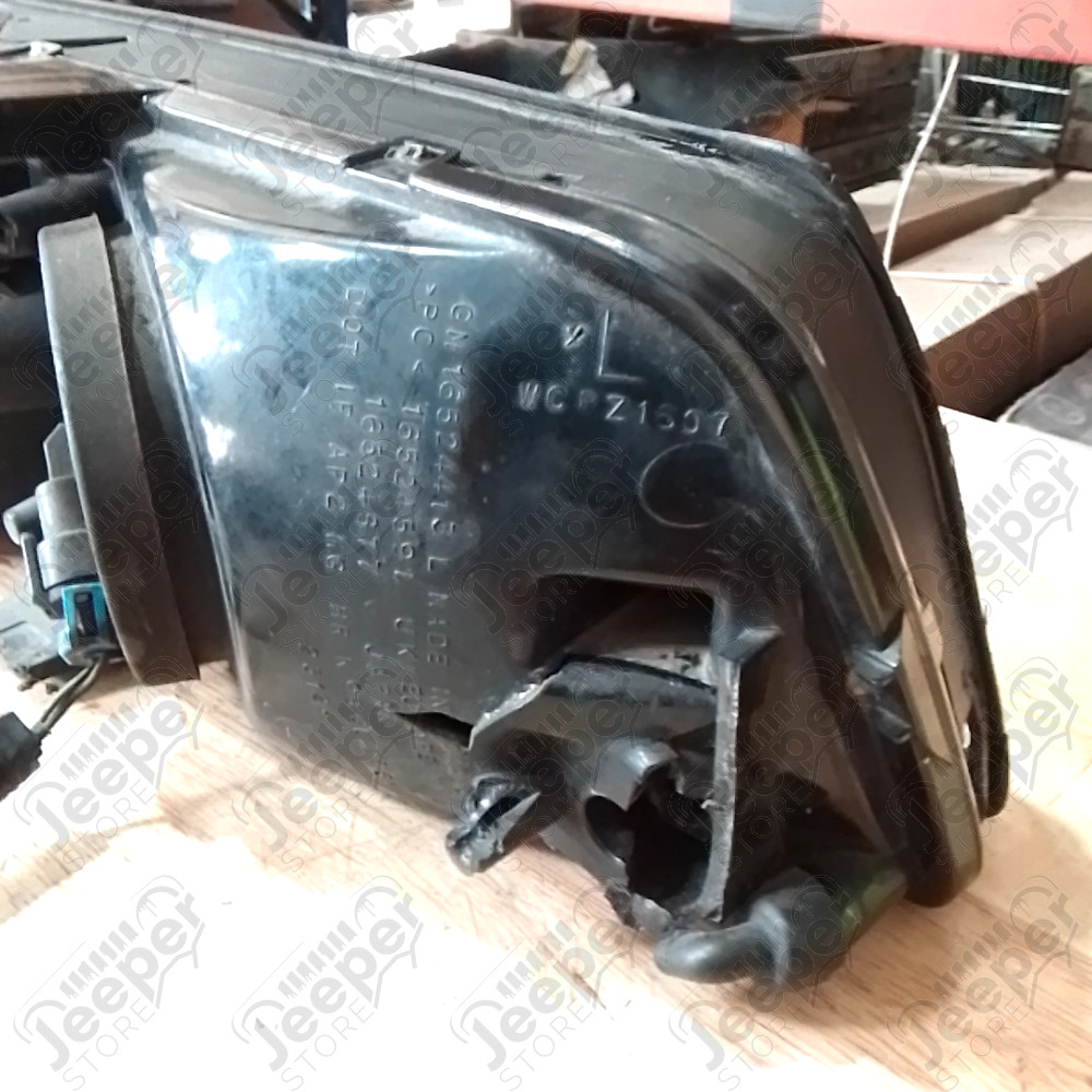 Occasion : Phare avant gauche (endommagé) pour Cadillac Seville STS 4.6L V8 - 32 soupapes - 4 portes - Boite automatique 4 rapports