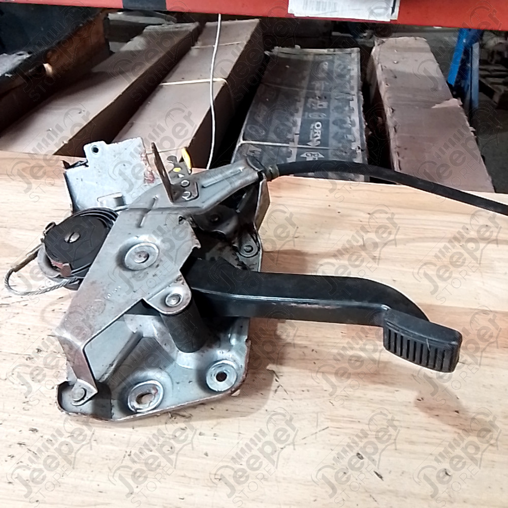 Occasion : Pédale de frein de parking à pied pour Cadillac Seville STS 4.6L V8 - 32 soupapes - 4 portes - Boite automatique 4 rapports