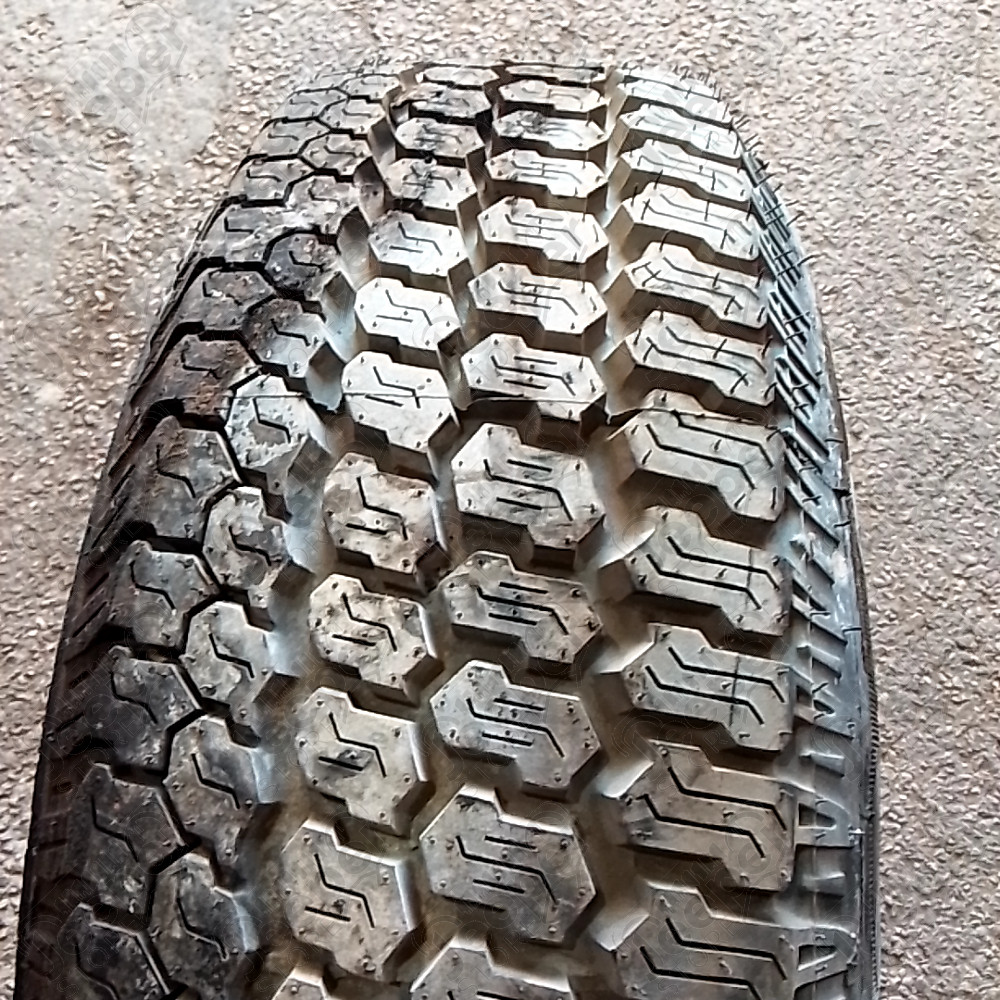 Occasion : Roue avec jante acier d'origine + pneu GOODYEAR Wrangler GS. A en 225/75R15 pour Jeep YJ, TJ, XJ