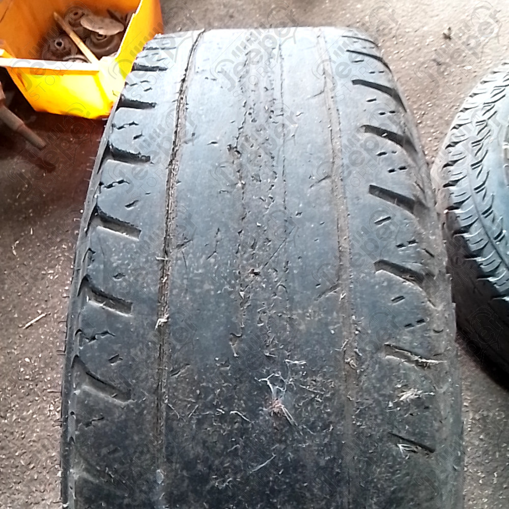 Occasion : Lot de 5 roues (jantes acier d'origine 8 trous) + pneus PATHFINDER Sport Sat en 265/75R16 + roue de secours pour Chevrolet Silverado 2500 HD 6.0L V8 Vortec - 2 portes