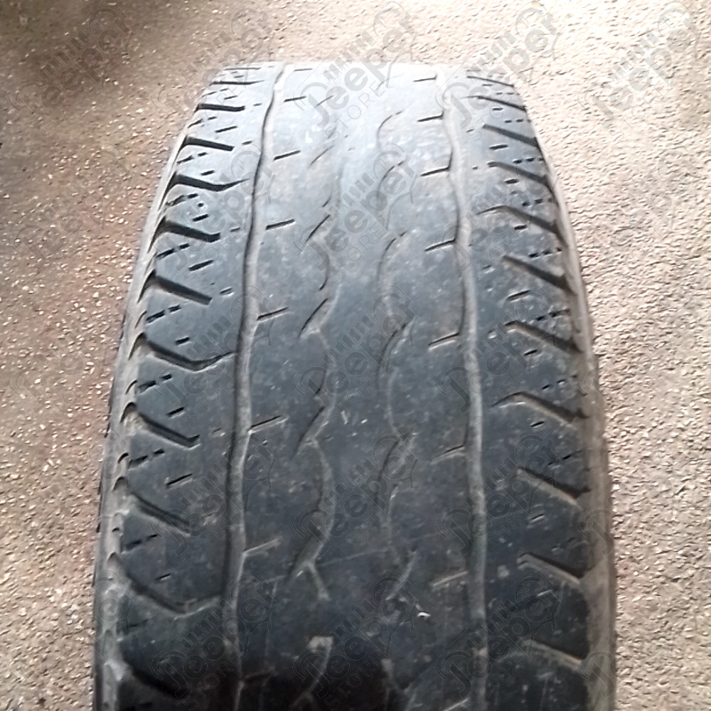 Occasion : Lot de 5 roues (jantes acier d'origine 8 trous) + pneus PATHFINDER Sport Sat en 265/75R16 + roue de secours pour Chevrolet Silverado 2500 HD 6.0L V8 Vortec - 2 portes
