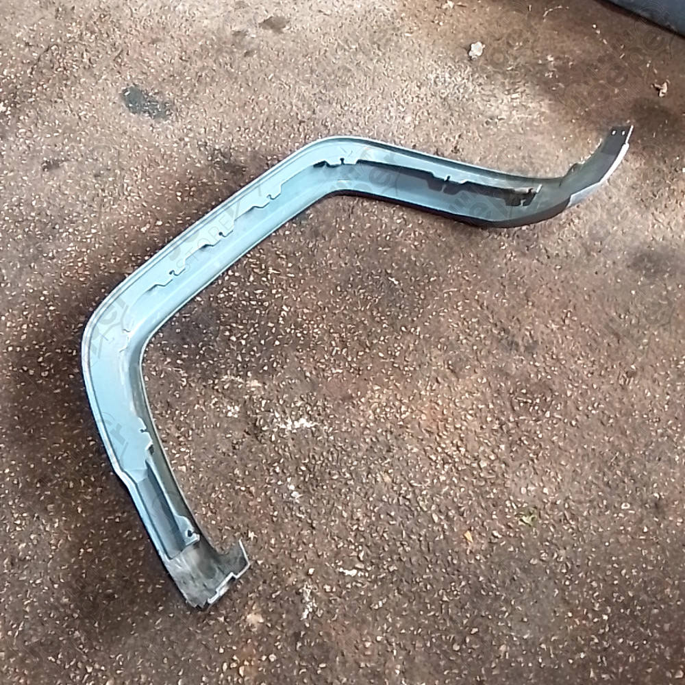 Occasion : Elargisseur d'aile avant gauche gris pour Jeep Cherokee XJ