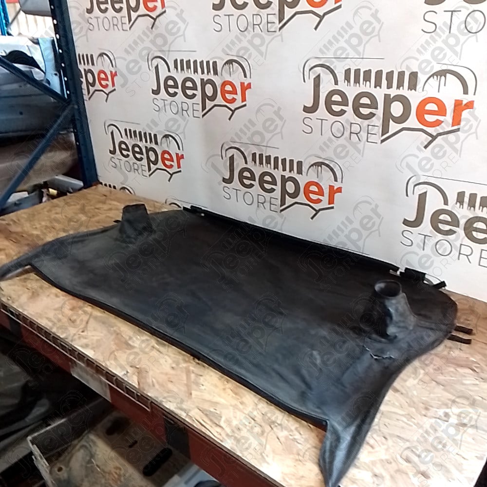 Occasion : Duster avec baguette coffre couvre plateau noir Bestop (déchirure) pour Jeep Wrangler YJ