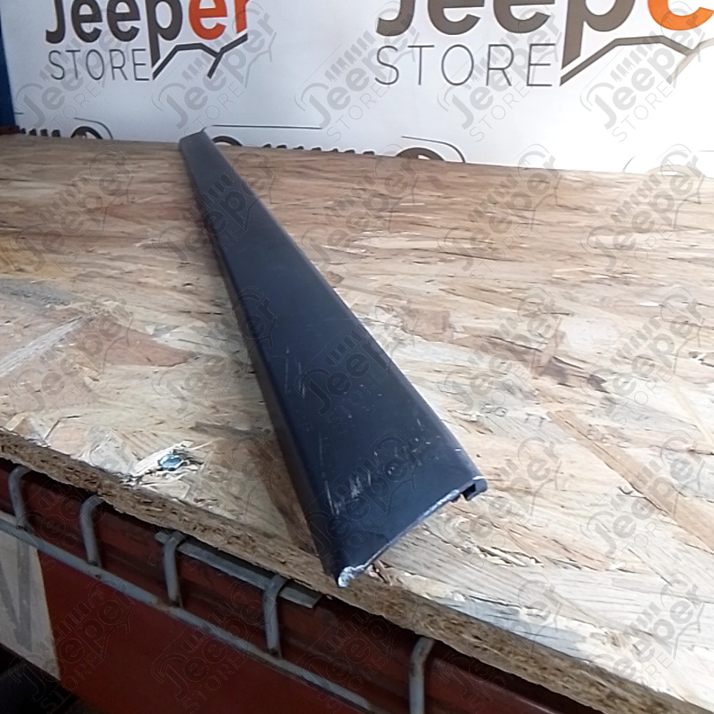 Occasion : Enjoliveur barre de toit (?) gris pour Jeep divers