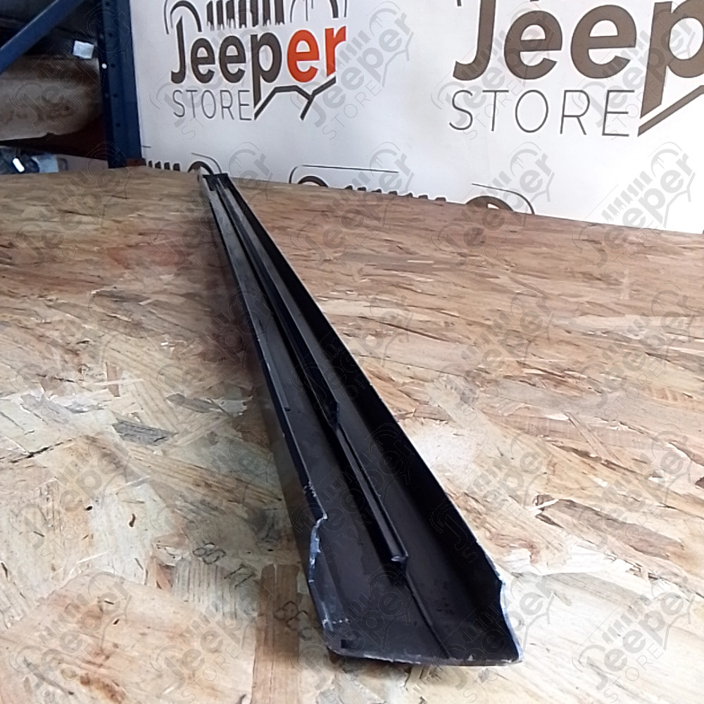 Occasion : Enjoliveur barre de toit (?) gris pour Jeep divers