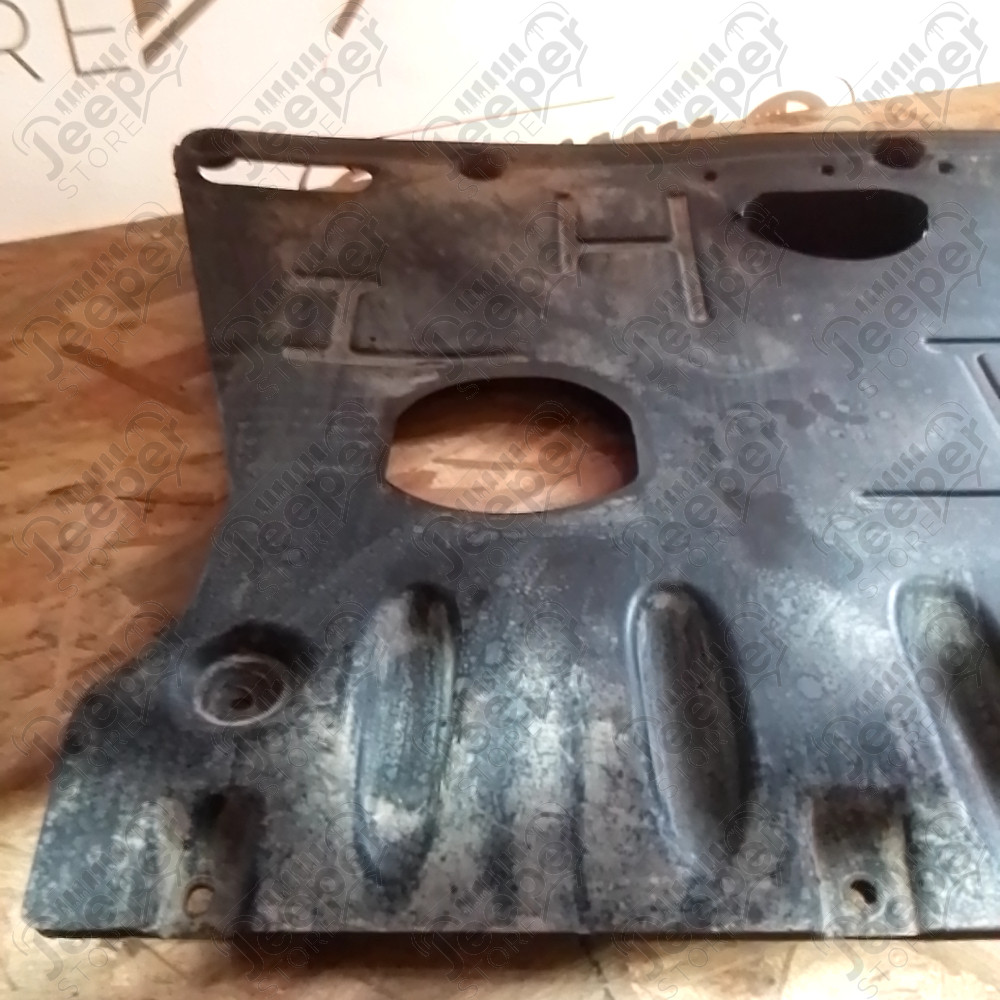 Occasion : Plaque de protection en plastique moteur pour essieu avant (?) pour Jeep divers