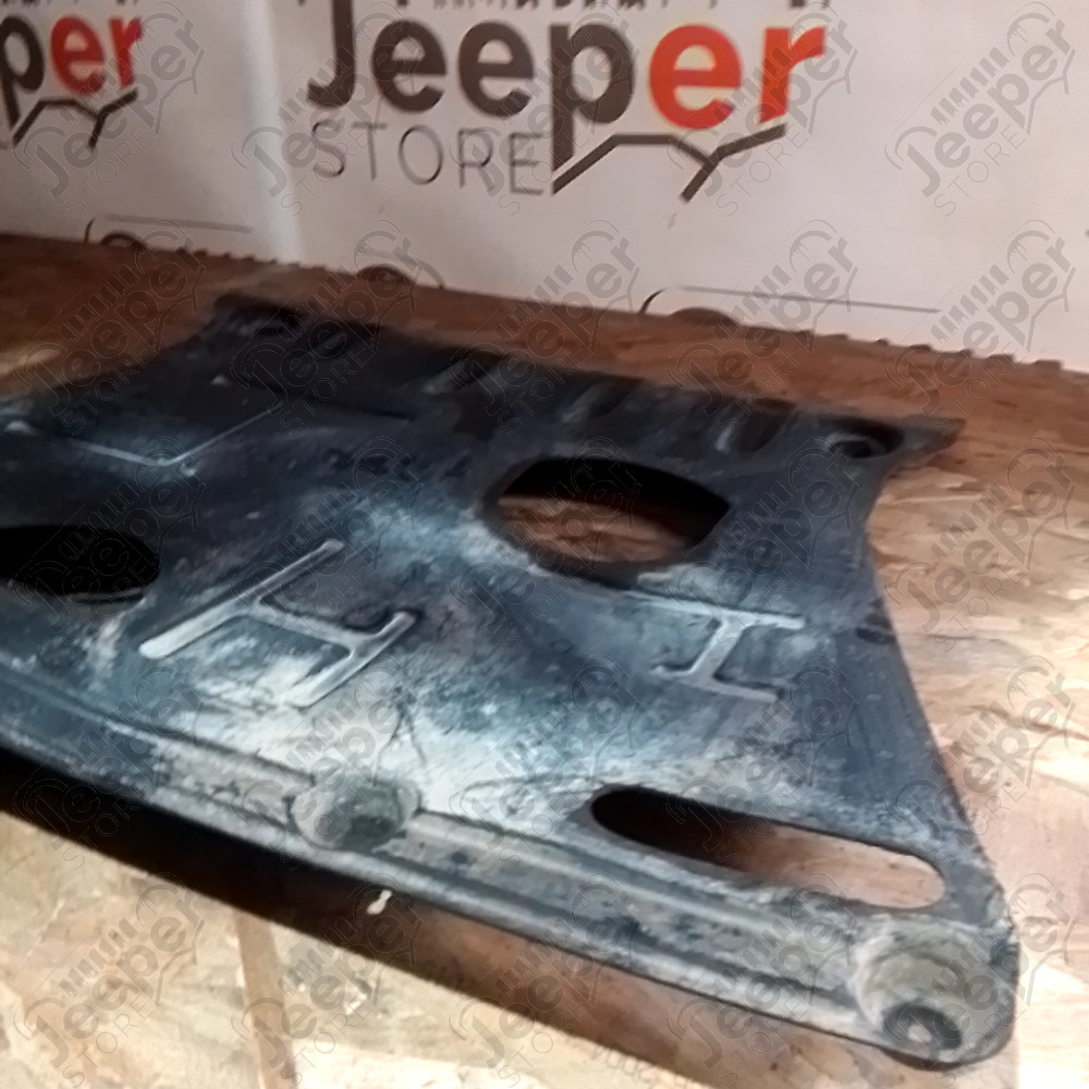 Occasion : Plaque de protection en plastique moteur pour essieu avant (?) pour Jeep divers