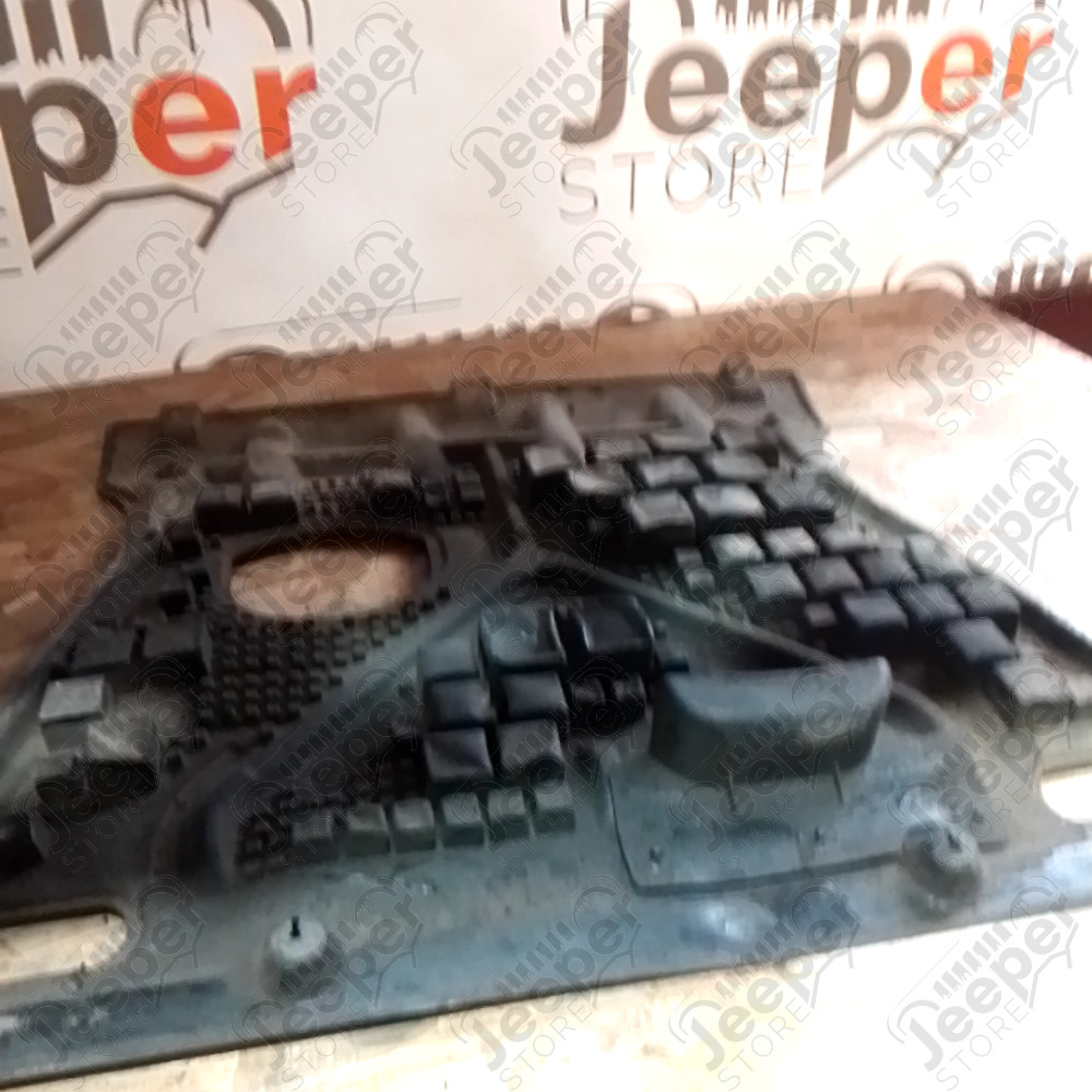 Occasion : Plaque de protection en plastique moteur pour essieu avant (?) pour Jeep divers