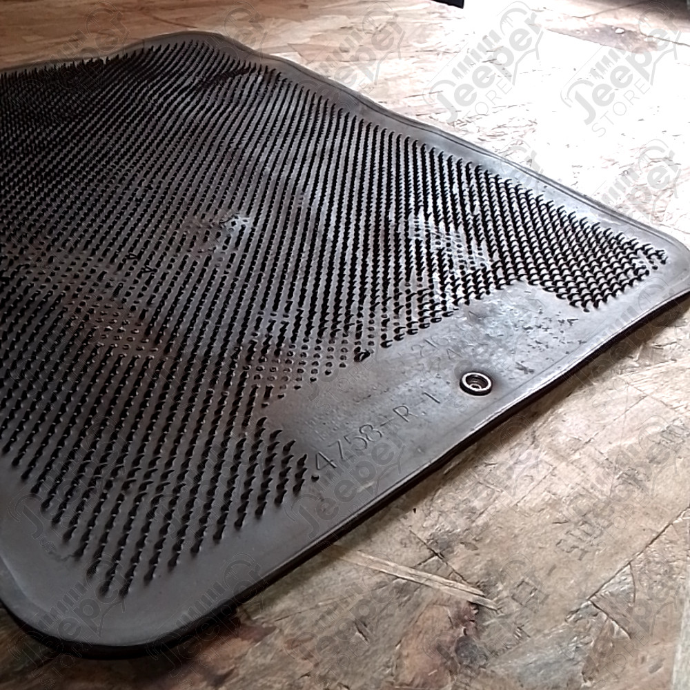 Occasion : Tapis de sol marron côté passager d'origine Jeep pour Jeep divers