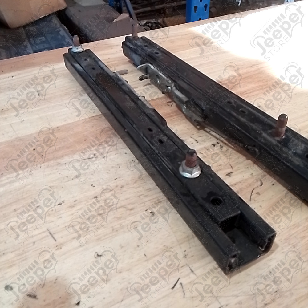 Occasion : Lot de 2 glissières de siège (incomplet) pour Jeep CJ7, YJ