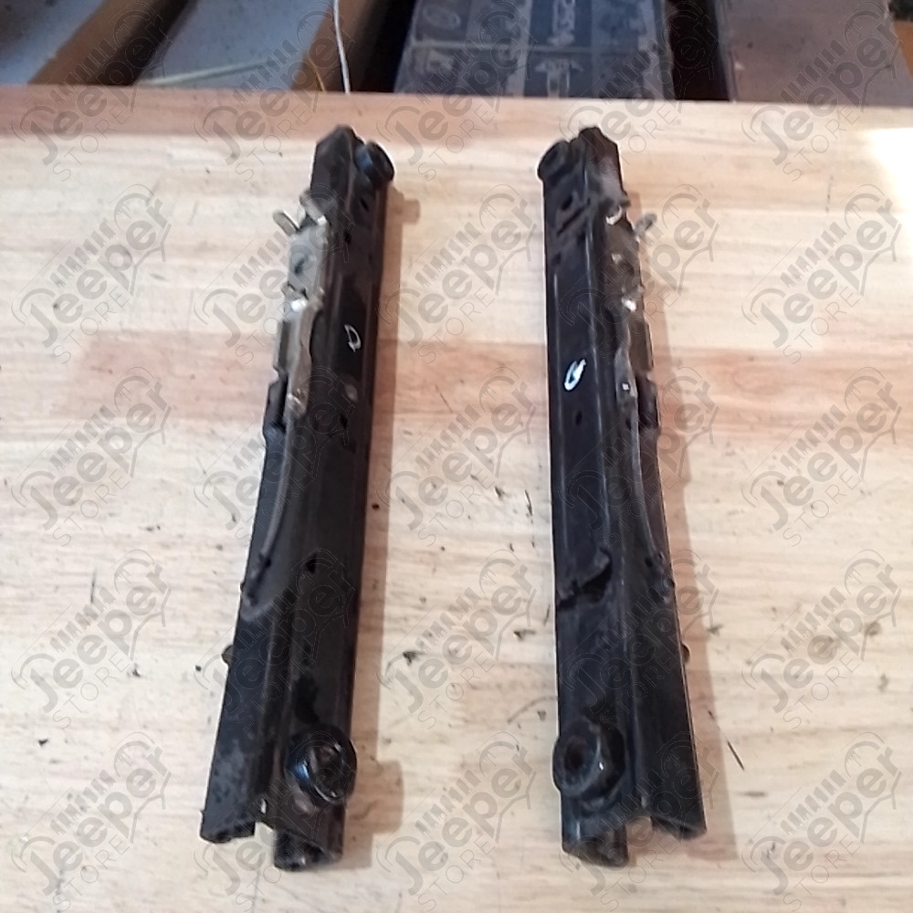 Occasion : Lot de 2 glissières de siège (incomplet) pour Jeep CJ7, YJ