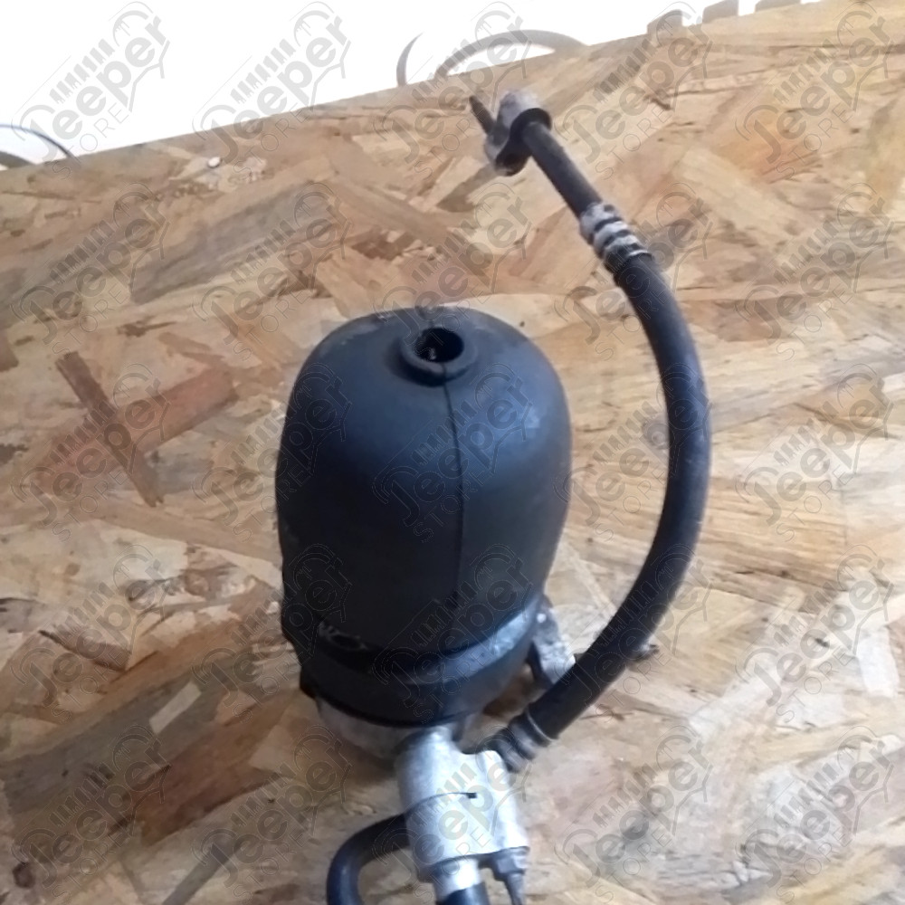 Occasion : Bouteille déshydratante de climatisation avec durites pour Cadillac Seville STS 4.6L V8 - 32 soupapes - 4 portes - Boite automatique 4 rapports