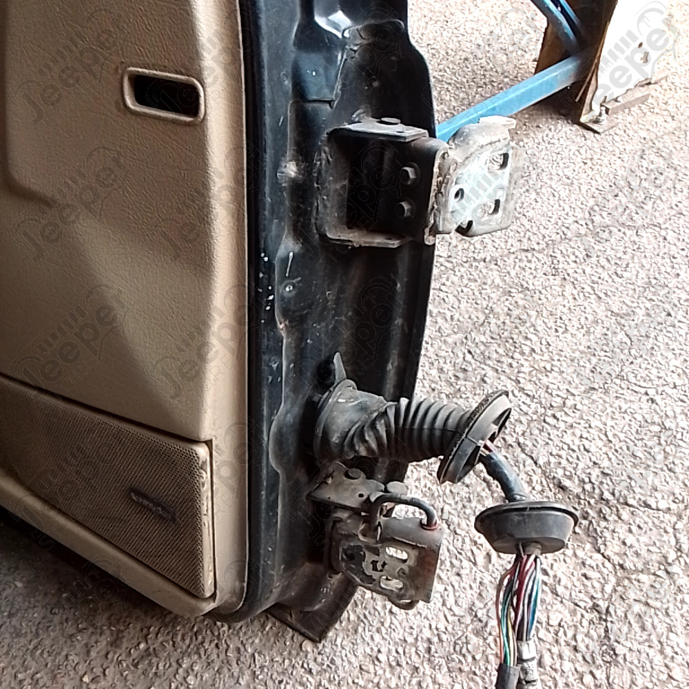 Occasion : Porte avant gauche avec peinture RAPTOR noire et intérieur beige pour Jeep Grand Cherokee ZJ, ZG