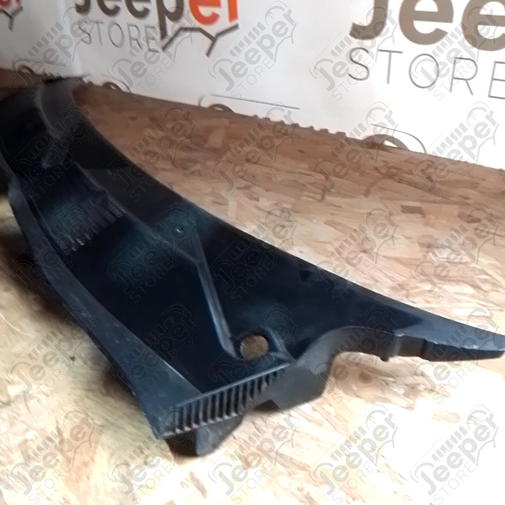 Occasion : Garniture plastique sous pare brise pour Jeep Grand Cherokee ZJ, ZG