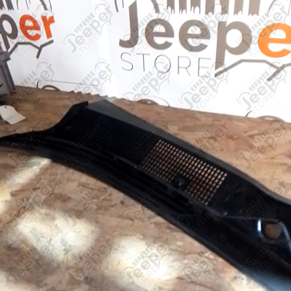 Occasion : Garniture plastique sous pare brise pour Jeep Grand Cherokee ZJ, ZG