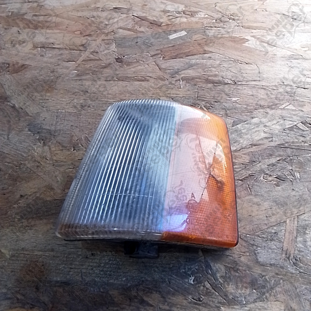 Occasion : Clignotant latéral avant gauche (fissuré) pour Jeep Grand Cherokee ZJ, ZG