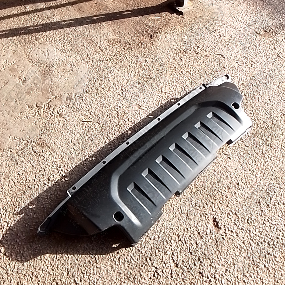 Occasion : Plaque de protection plastique sous pare chocs europe avant pour Jeep JL, JT