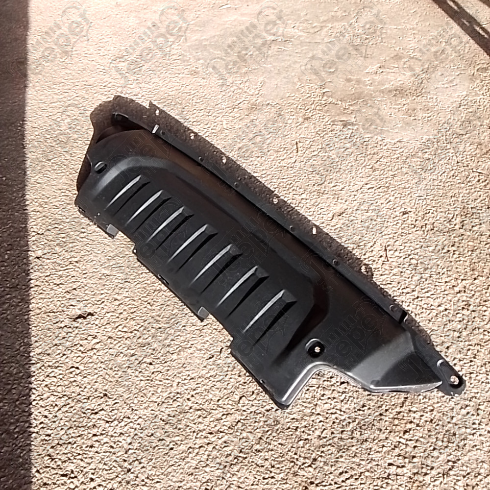 Occasion : Plaque de protection plastique sous pare chocs europe avant pour Jeep JL, JT