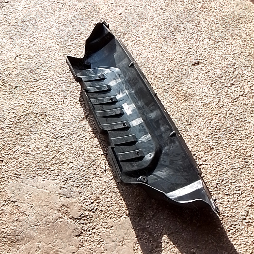 Occasion : Plaque de protection plastique sous pare chocs europe avant pour Jeep JL, JT