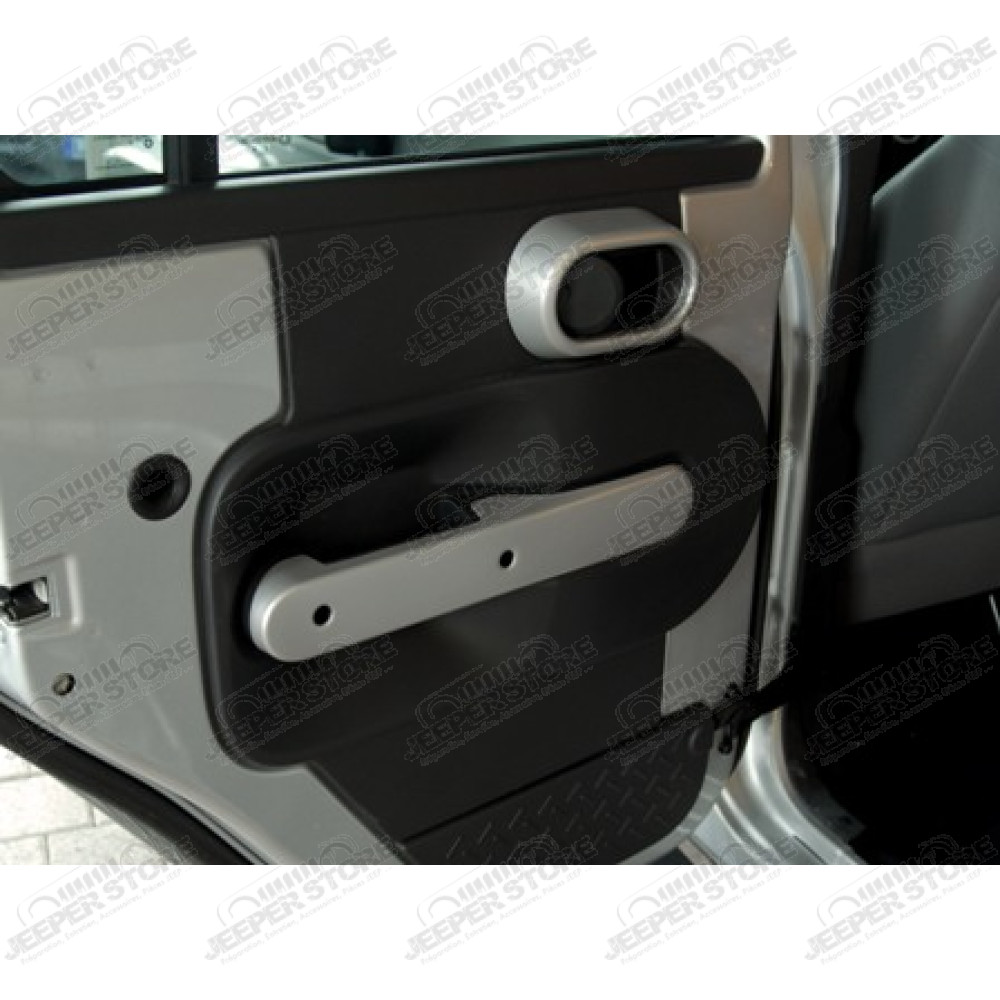 Kit de 4 enjoliveurs de poignées portes intérieur arrière (avec lève vitre électrique) (couleur: argent) Jeep Wrangler JK Unlimited (4 portes) 