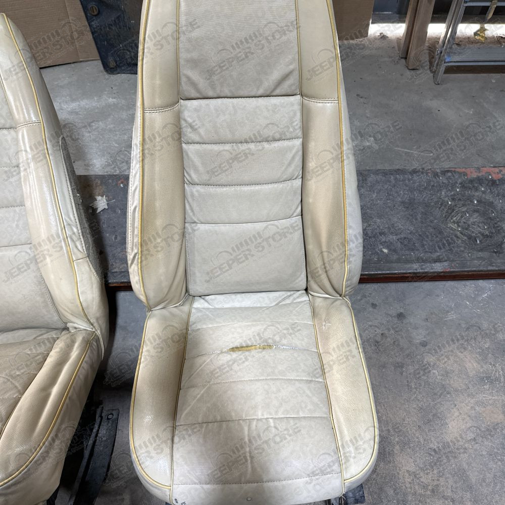 Occasion : Lot de 2 sièges avant origine beige pour CJ7, CJ8, YJ (1976-1995)