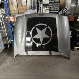 Occasion : Capot moteur grise avec peinture étoile pour Jeep Cherokee Liberty KJ (2002-2007)