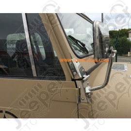 Kit de rétroviseurs extérieurs acier noir CJ / YJ (la paire) Ils se fixent sur le bas de la charnière de baie de pare brise.
