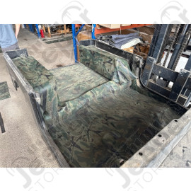 Occasion : Tapis militaire en plastique, 2 passages de roues arrière et sous portes avant, coffre et avant préformés (complet) pour Jeep CJ7 et Wrangler YJ