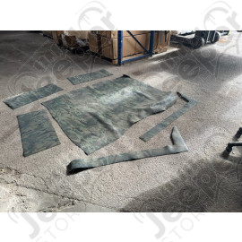 Occasion : Tapis militaire en plastique incomplet pour Jeep ???