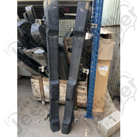 Occasion: Kit de 2 marches pieces (gauche et droit) origine Jeep Mopar, pour Jeep Wrangler JK Unlimited (4 portes)