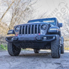 Pare chocs avant type Rubicon US (en plastique) pour Jeep Wrangler JL. Avec trous pour les radars de stationnement. 