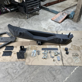 Occasion : Pare chocs arrière avec porte roue de secours (incomplet) pour Jeep Wrangler JK (2007-2018)