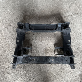 Occasion : Berceau moteur 3.7L V6 (conduite à droite) pour Jeep Cherokee Liberty KJ (2002-2005)