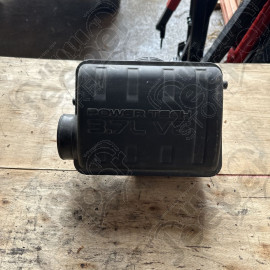 Occasion : Boite à air résonateur 3.7L V6 avec boîte auto (conduite anglaise) pour Jeep Cherokee Liberty KJ (2002-2004)