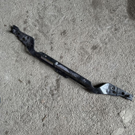 Occasion : Traverse de capot moteur pour Jeep Cherokee Liberty KJ (2002-2004)