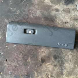 Occasion : Porte de boîte à gants passager couleur grise pour Jeep Cherokee XJ (1984-1996)