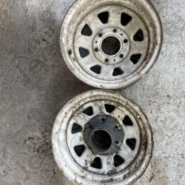 Occasion : Lot de 2 jantes Acier blanche 8x15 / 6x139.7