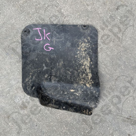Occasion : Bavette avant gauche pour pare chocs origine pour Jeep Wrangler JK (2007-2018)