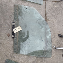 Occasion : Vitre avant gauche pour Jeep Cherokee Liberty KJ (2005-2007)
