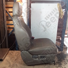 Occasion : Siège passager chocolat en cuir (sans son socle) + appui tête pour Jeep Grand Cherokee ZJ, ZG