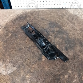 Occasion : Fixation arrière droit pour barre de toit d'origine pour Jeep Grand Cherokee WJ, WG