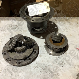 Occasion : Cage de différentiel arrière dana 44 avec varie lock disque en bon état à reformer pièces peut-être manquantes. Pour ratio 3.73 et + pour Jeep Grand Cherokee WJ, WG